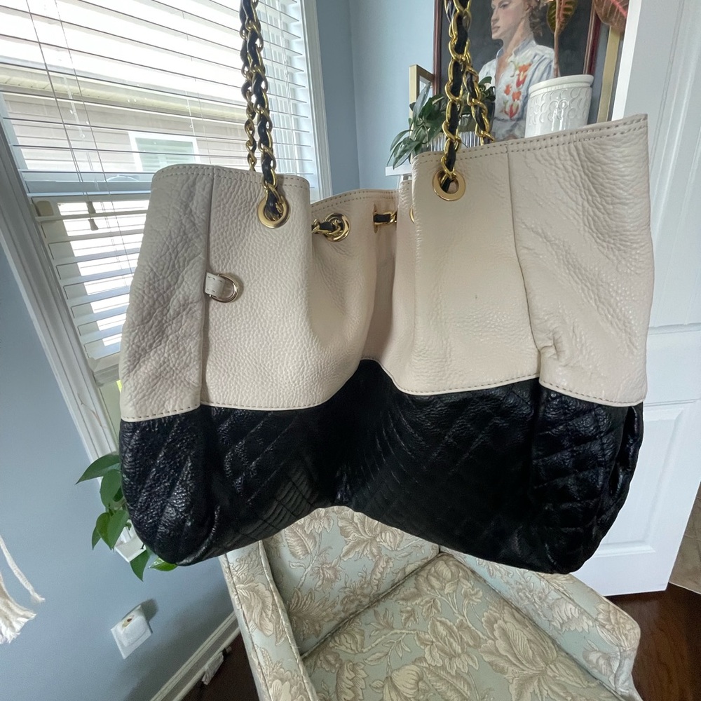 Two-Tone Black and Cream Shoulder Tote Bag Large - Picture 11 of 12
